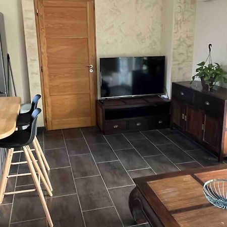 Saint-Laurent d’Aigouze : appartement avec jardin Extérieur photo